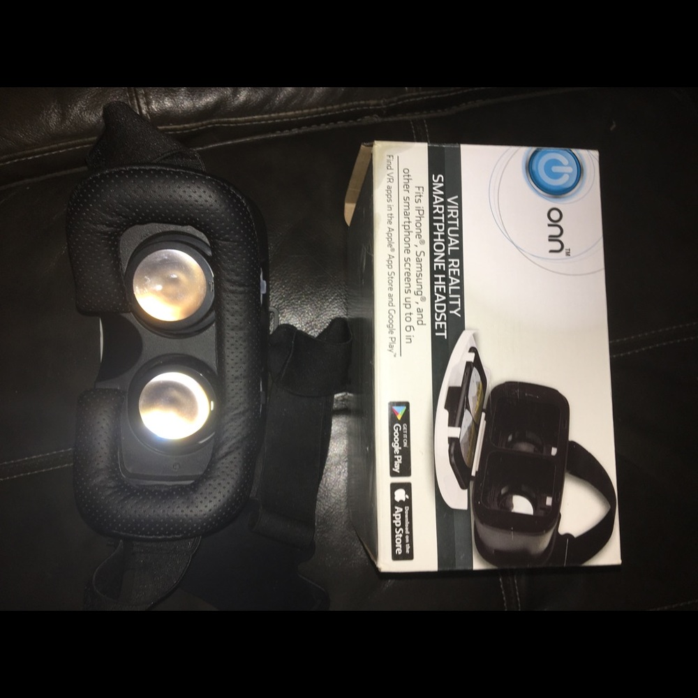 Virtual reality head set - Picture 3 of 3